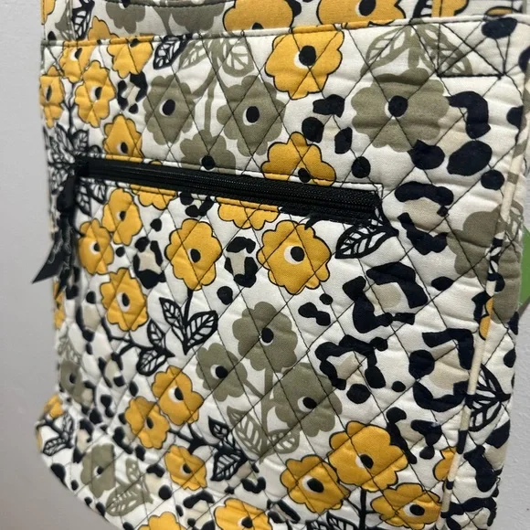 MWT. Vera Bradley Mailbag crossbody yellow /Black Quilted Tote. Go wild floral. - Picture 10 of 15
